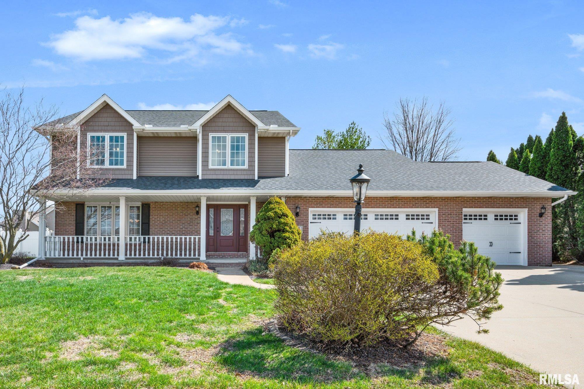 Luxury Home for sale at 138  KNOLLCREST Avenue  in Morton Illinois!