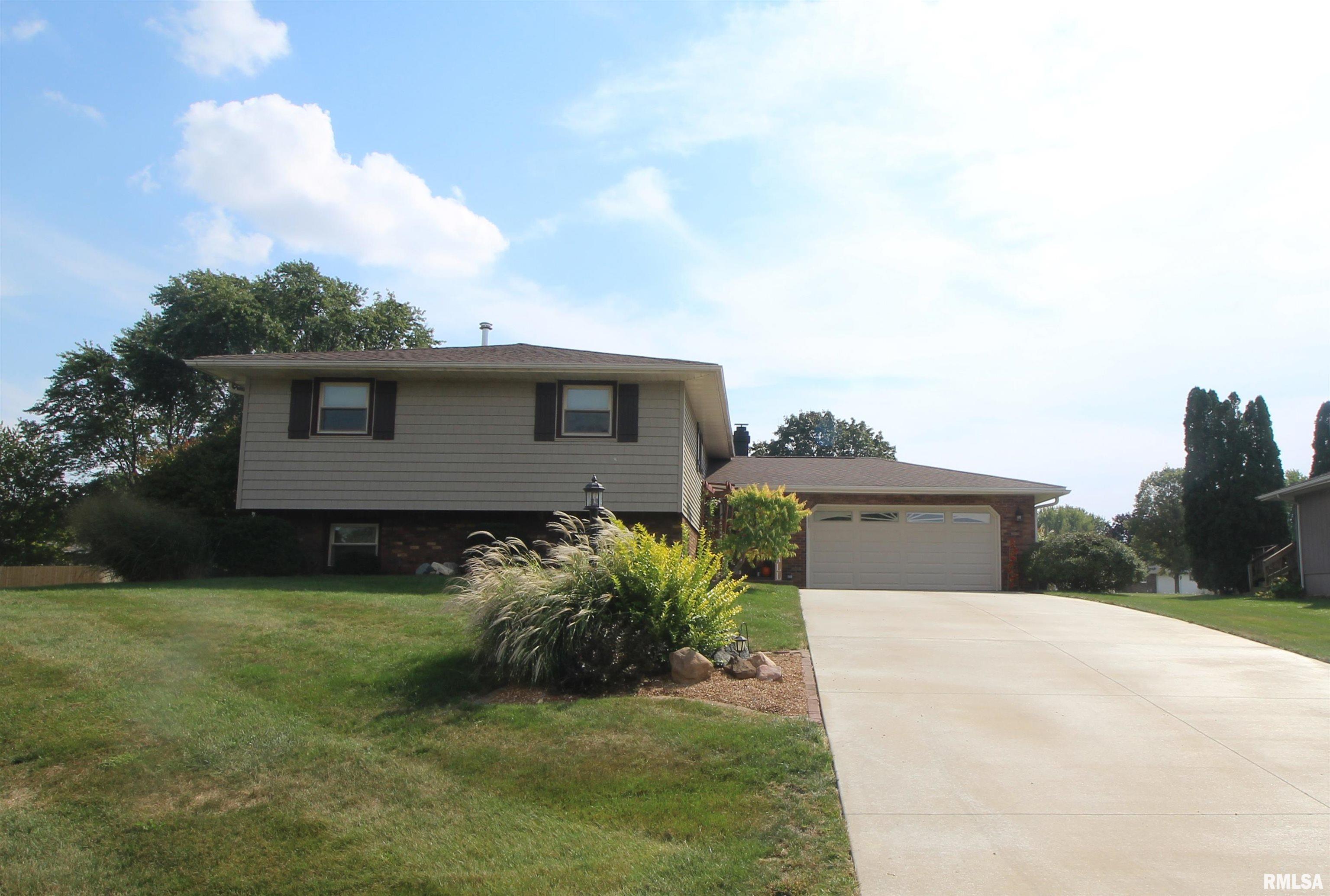 Home for sale at 317 ARBOR VITAE Drive in Germantown Hills Illinois! Home for sale at 317 ARBOR VITAE Drive in Germantown Hills Illinois!
