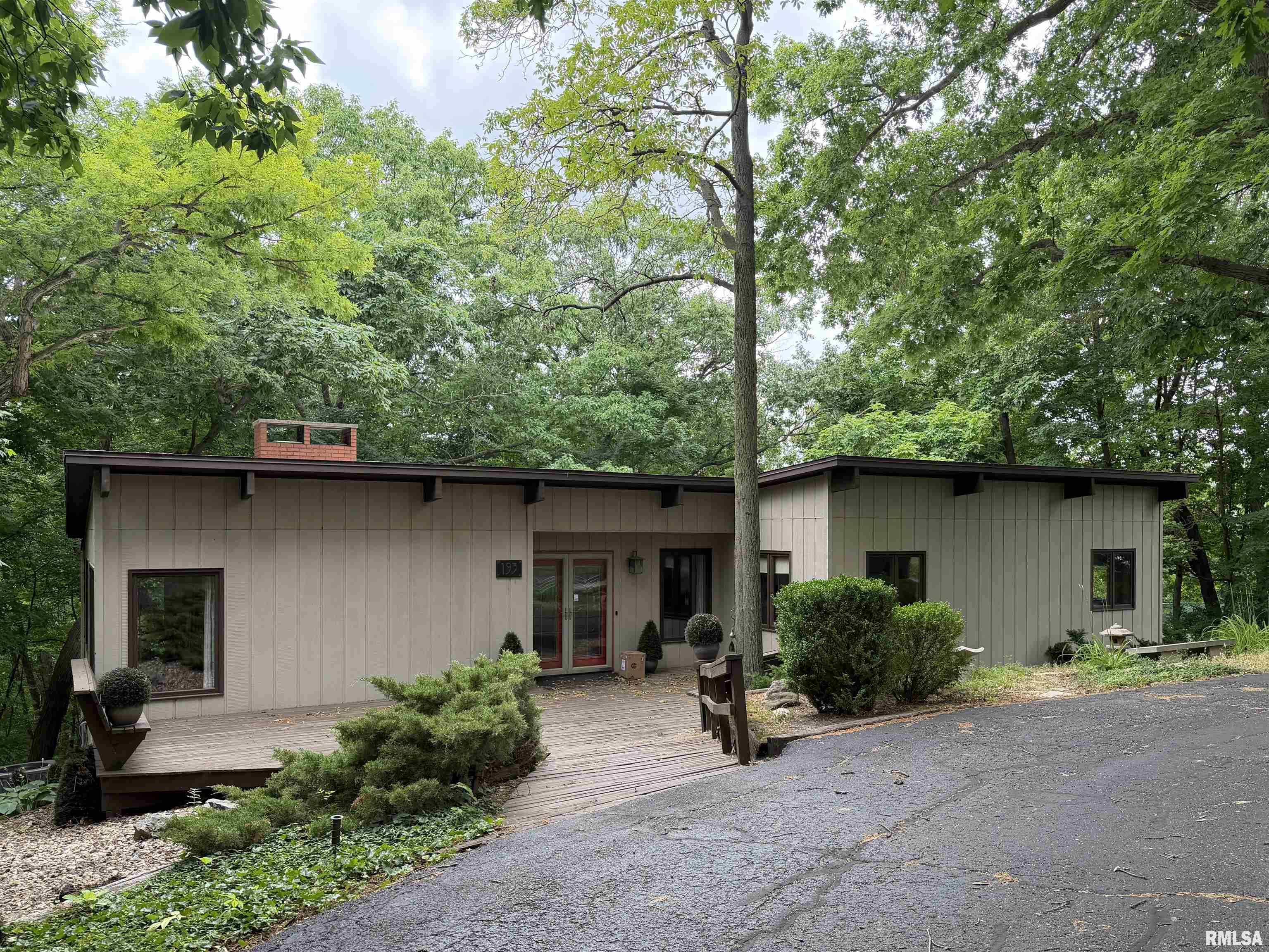 Home for sale at 193 SUNSET Way in East Peoria Illinois! Home for sale at 193 SUNSET Way in East Peoria Illinois!