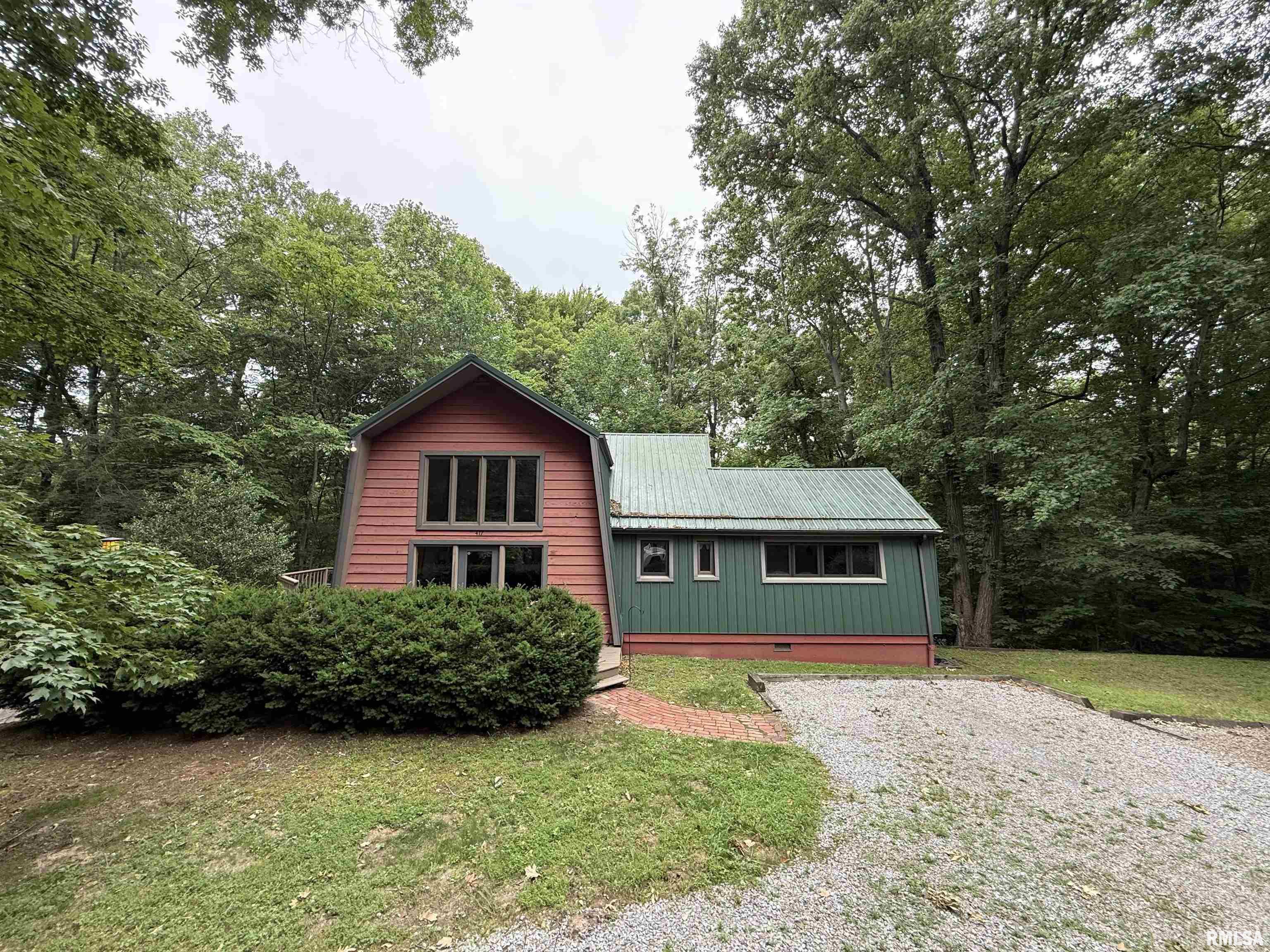 Luxury Home for sale at 417 MARIGOLD Road in Murphysboro Illinois! Luxury Home for sale at 417 MARIGOLD Road in Murphysboro Illinois!