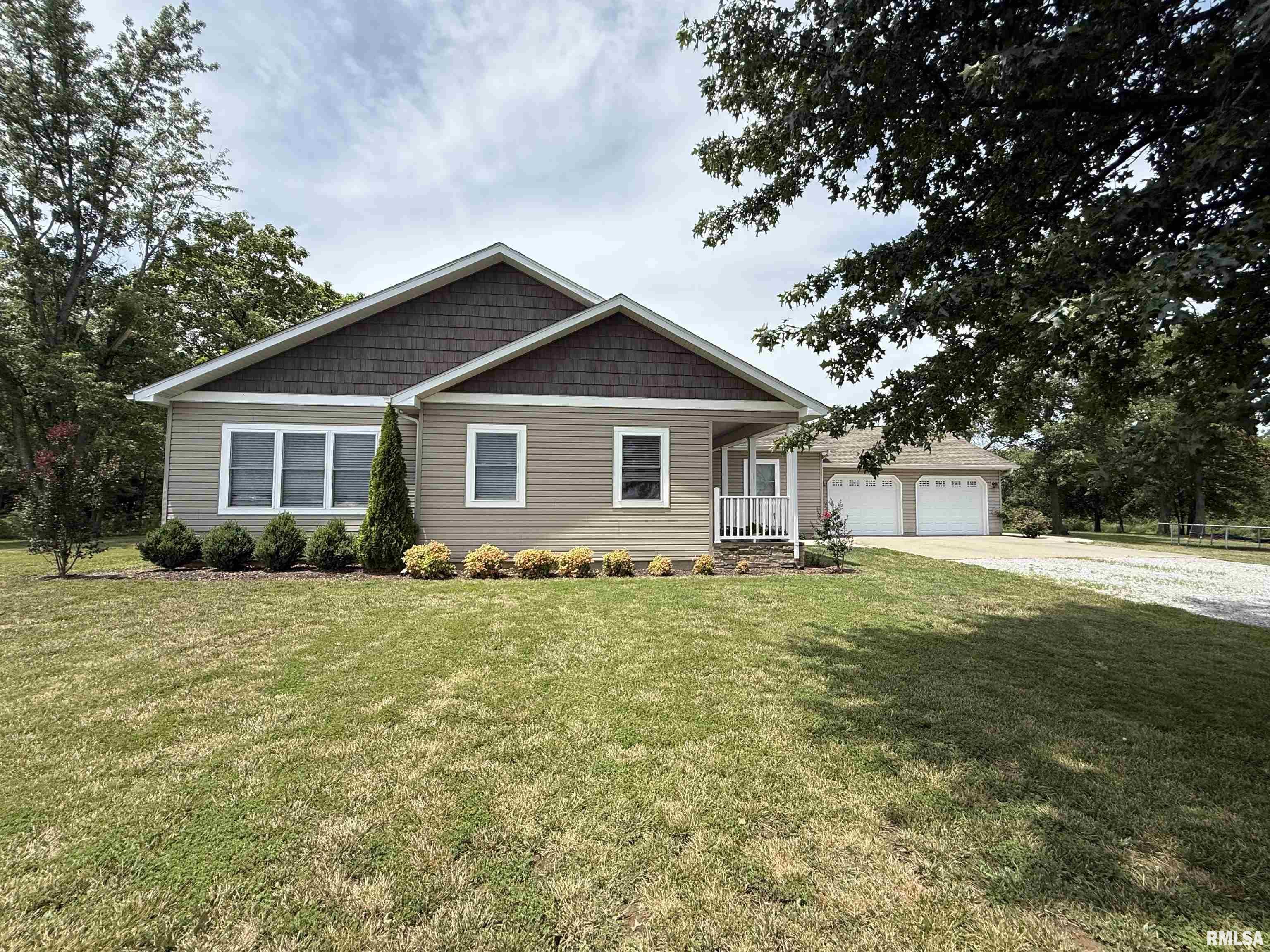 Home for sale at 107  Jenkins Road  in Murphysboro Illinois!