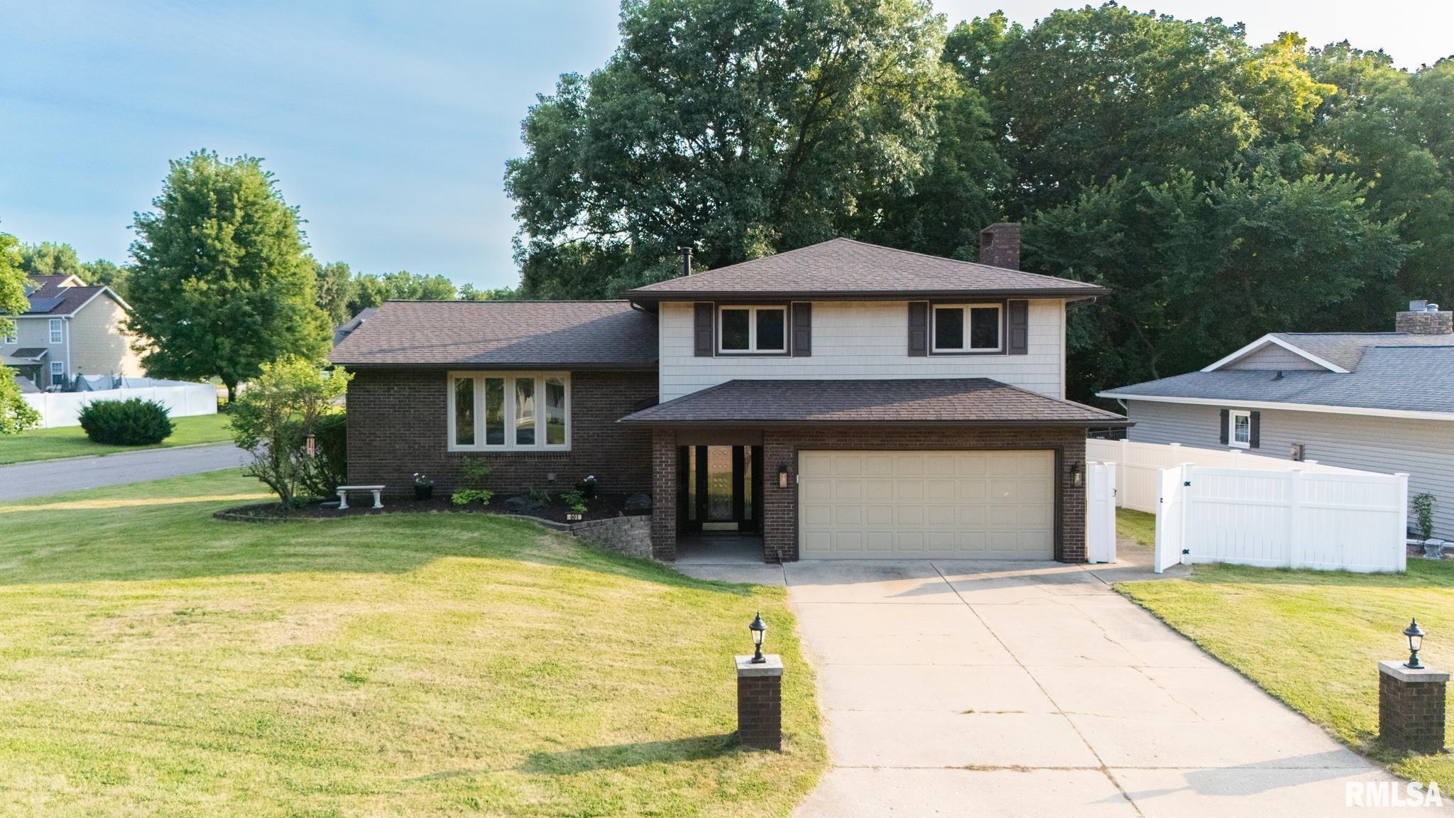 Price change at 501  BRIARBROOK Drive  in East Peoria Illinois!