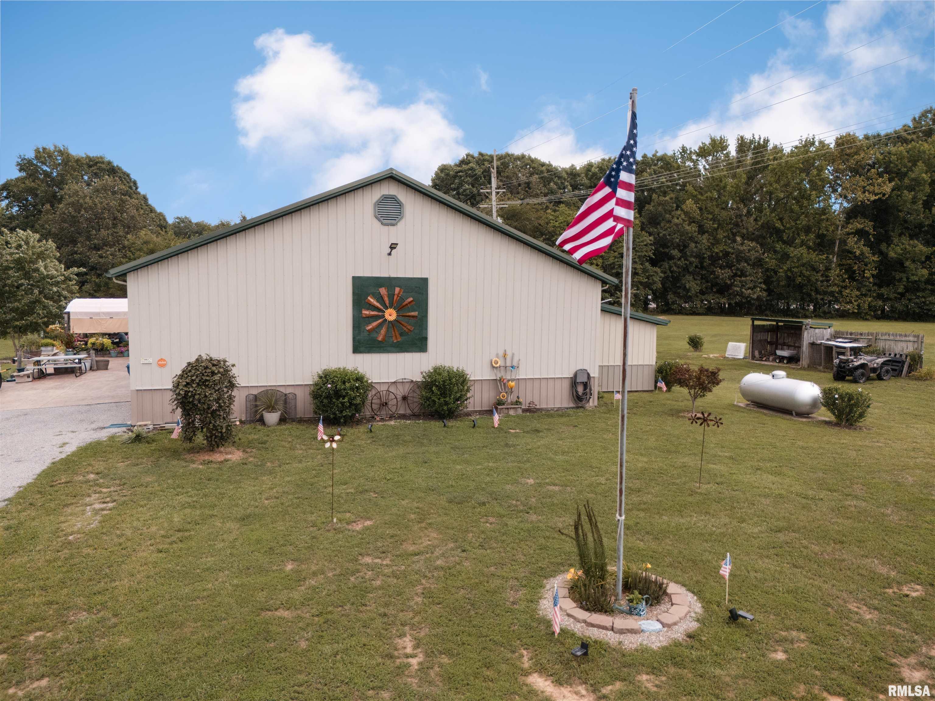 Luxury Home for sale at 1400 N Duquoin Street  in Benton Illinois!