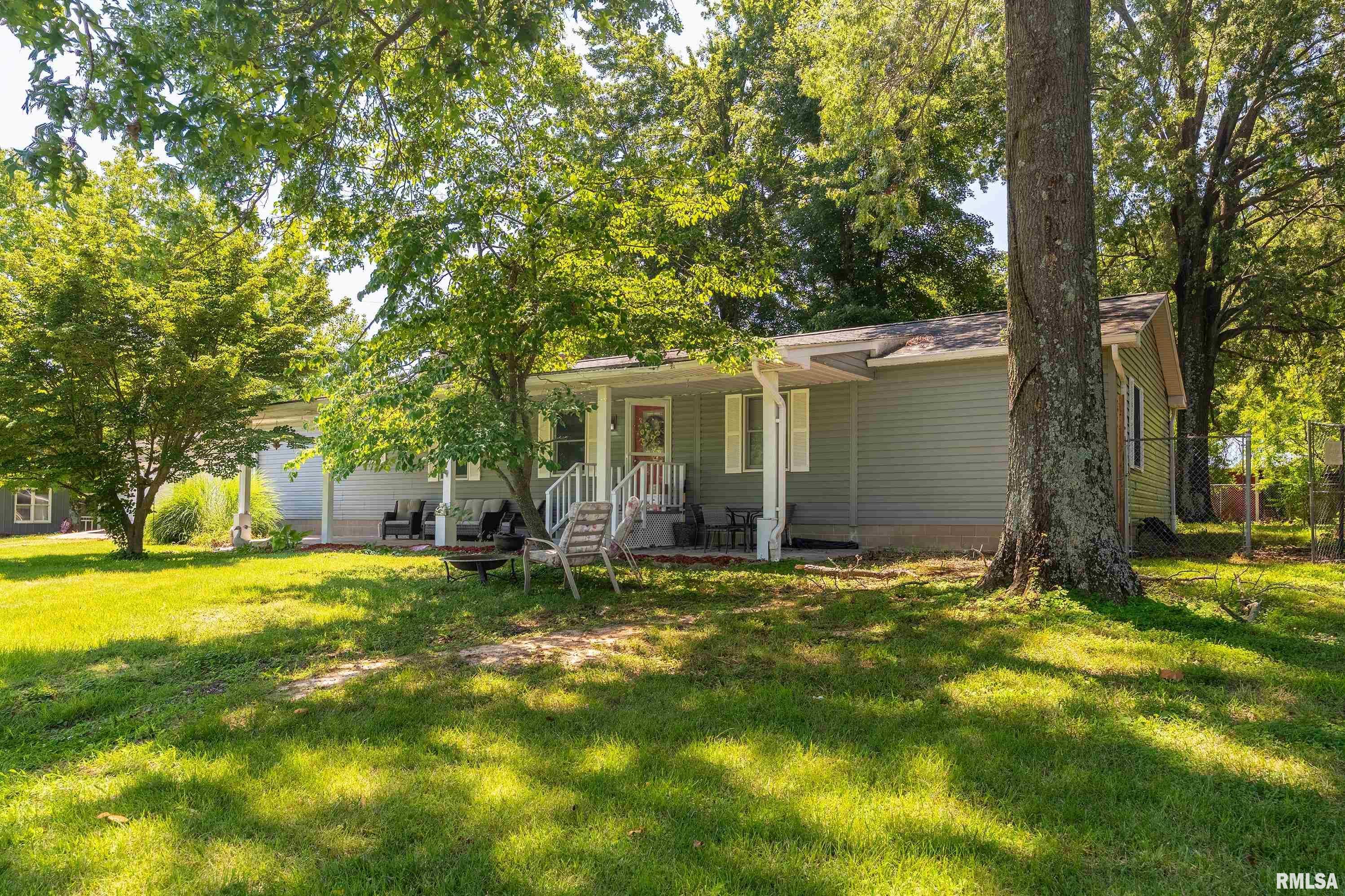 Home for sale at 13641  PACIFIC Lane  in Johnston City Illinois!