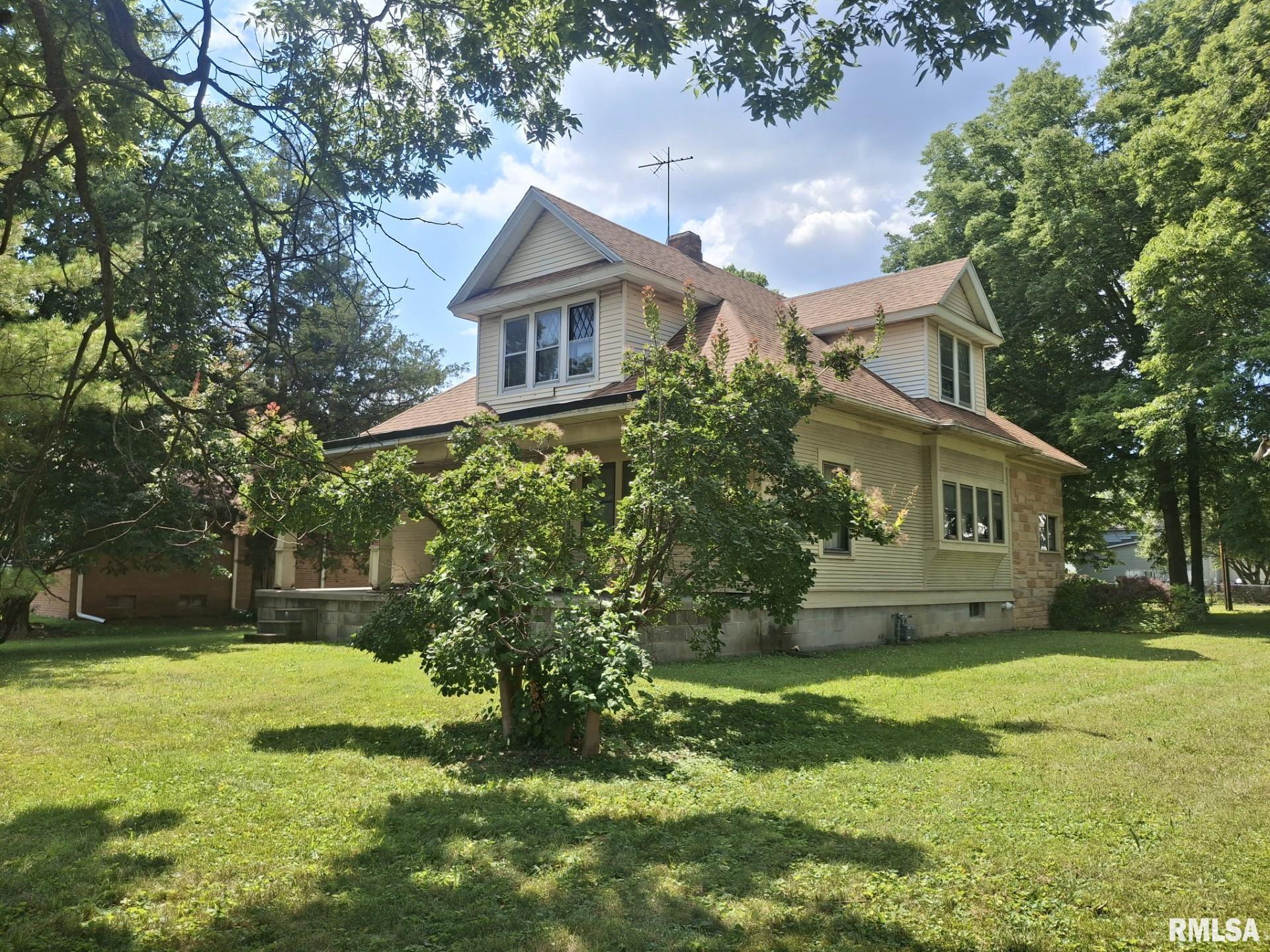 Home for sale at 1017 N LOGAN Street  in Lincoln Illinois!