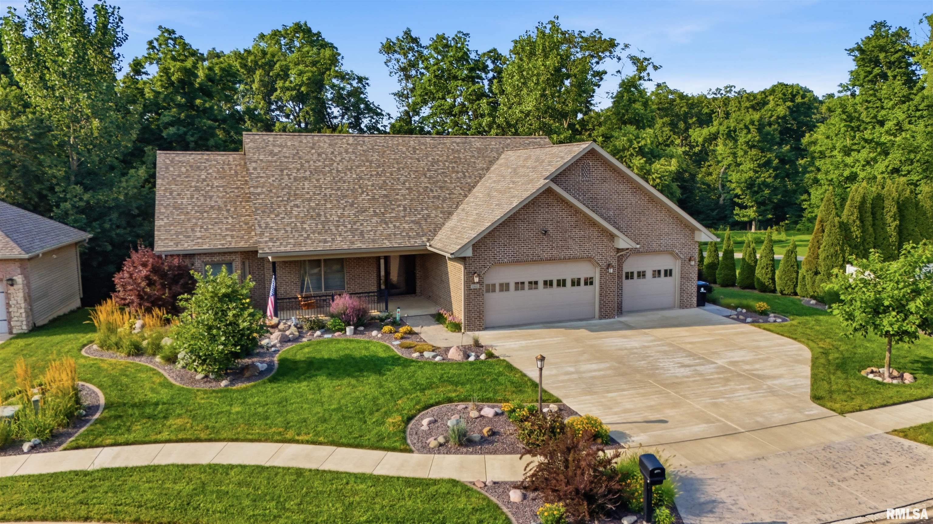 Luxury Home for sale at 1841 AUTUMN RIDGE in Washington Illinois! Luxury Home for sale at 1841 AUTUMN RIDGE in Washington Illinois!