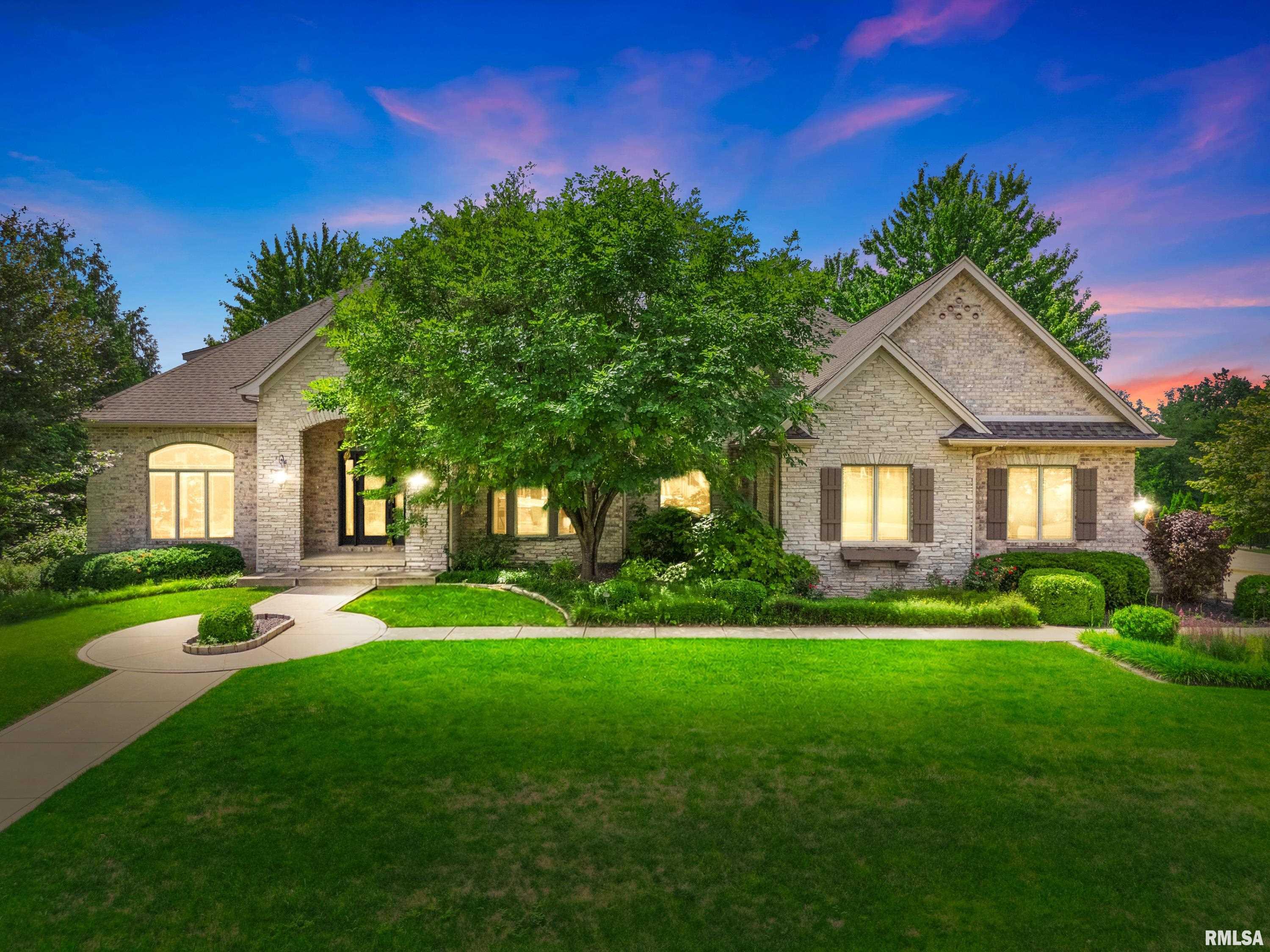Luxury Home for sale at 1811 KERN Road in Washington Illinois! Luxury Home for sale at 1811 KERN Road in Washington Illinois!