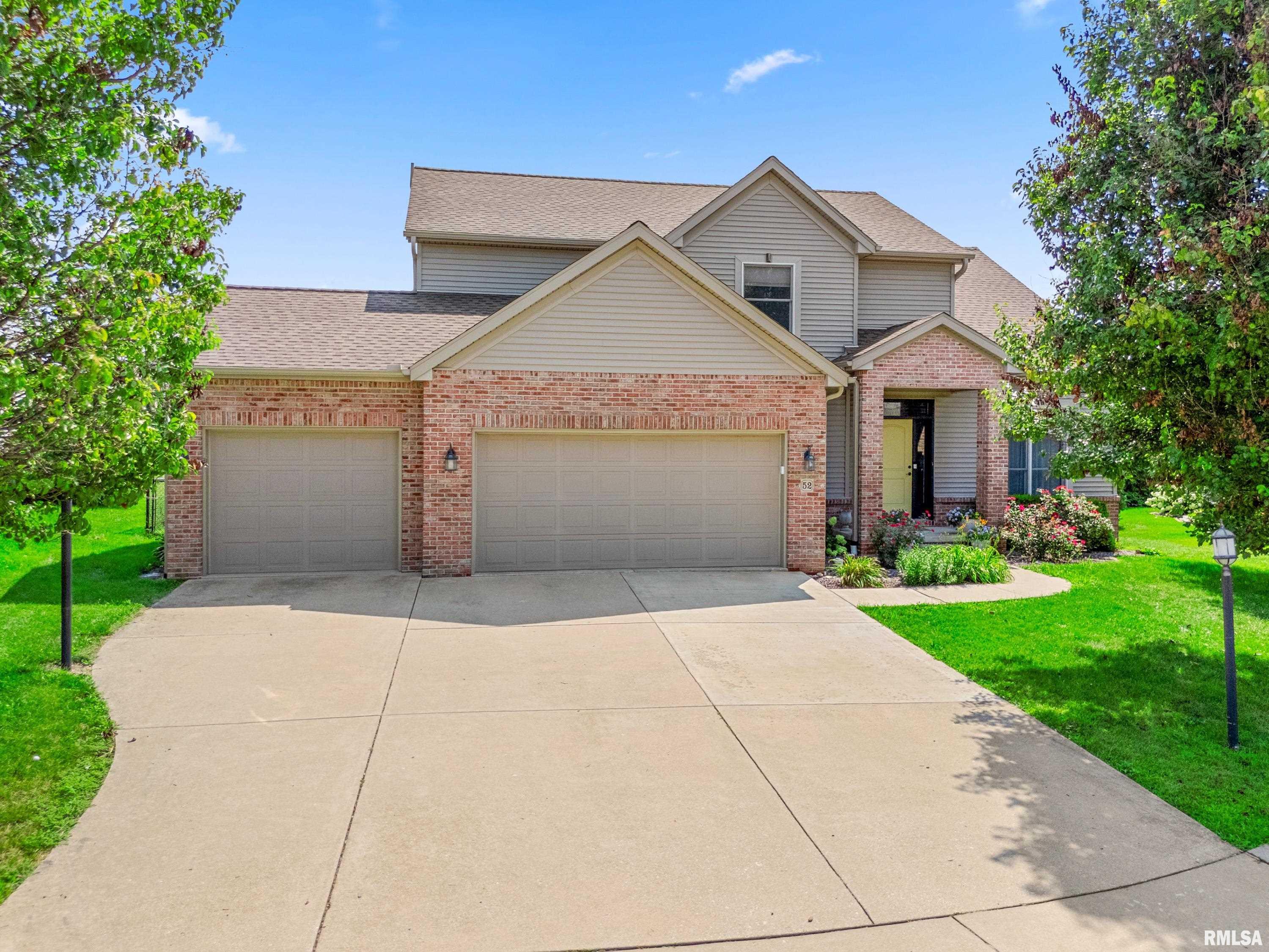 Luxury Home for sale at 52  SHILOH Street  in Morton Illinois!