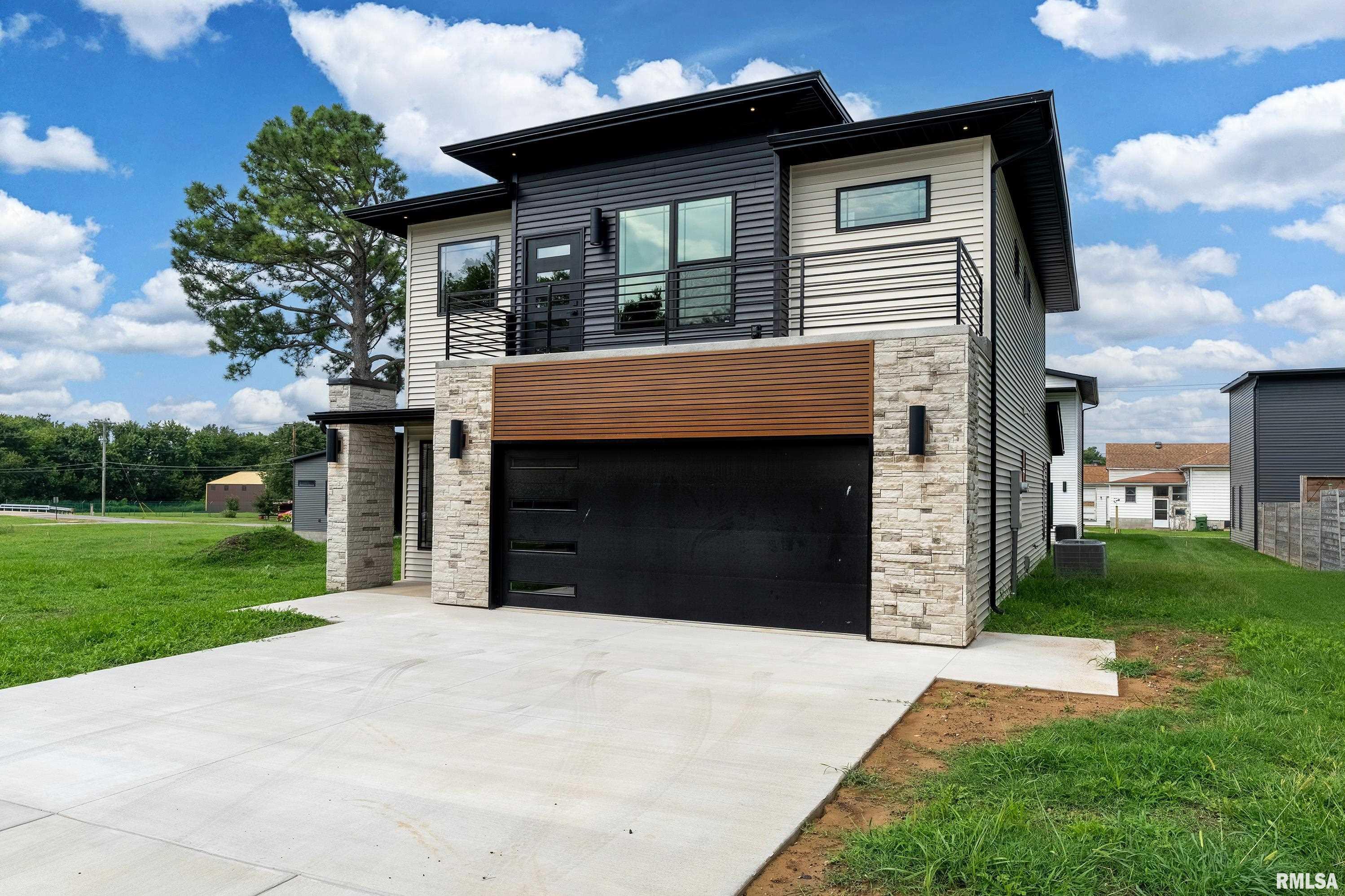 Luxury Home for sale at 202 S MONROE Street  in Marion Illinois!