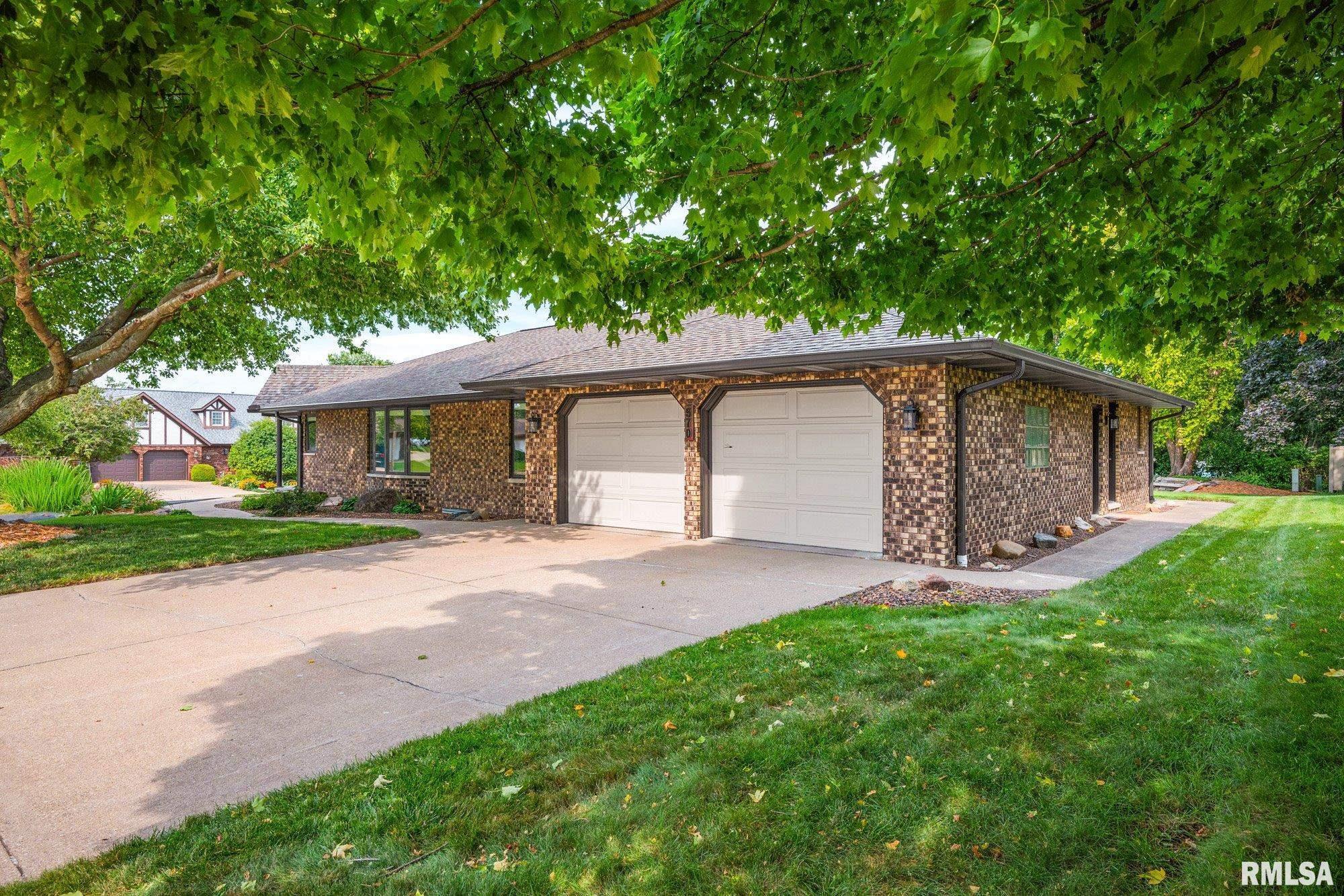 Luxury Home for sale at 570 N MINNESOTA Avenue  in Morton Illinois!