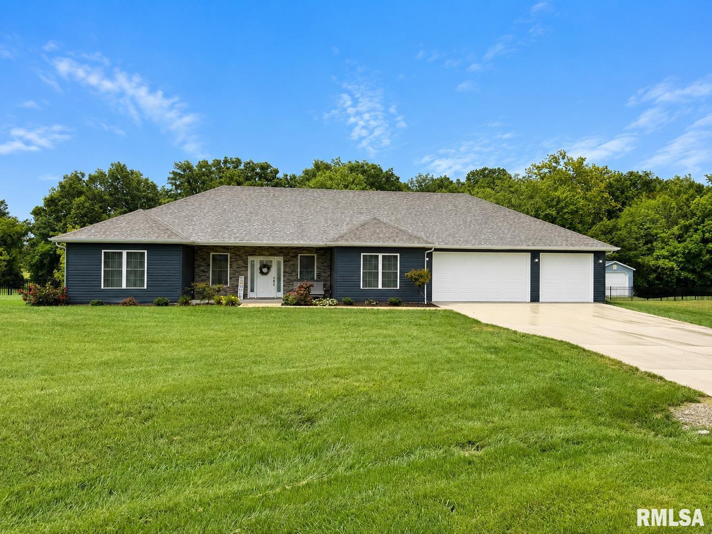 Luxury Home for sale at 1700 Hickory Trails Road in Carbondale Illinois! Luxury Home for sale at 1700 Hickory Trails Road in Carbondale Illinois!