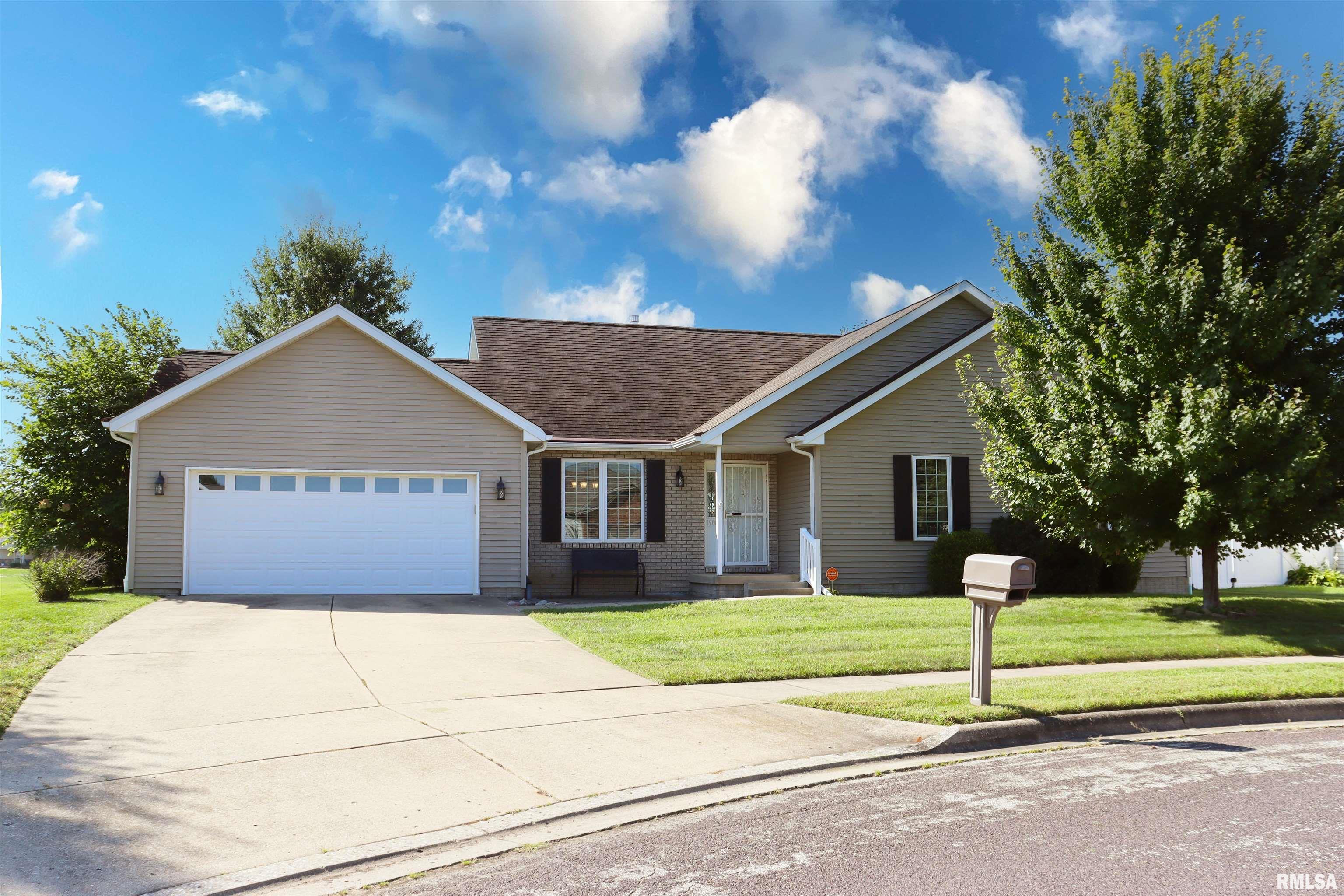 Home for sale at 1908 VICKSBURG Court in Pekin Illinois! Home for sale at 1908 VICKSBURG Court in Pekin Illinois!