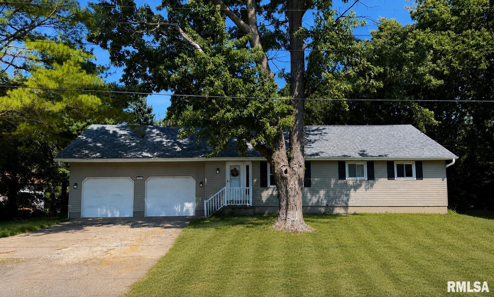 Home for sale at 3105 BLOOMINGTON Road in East Peoria Illinois! Home for sale at 3105 BLOOMINGTON Road in East Peoria Illinois!