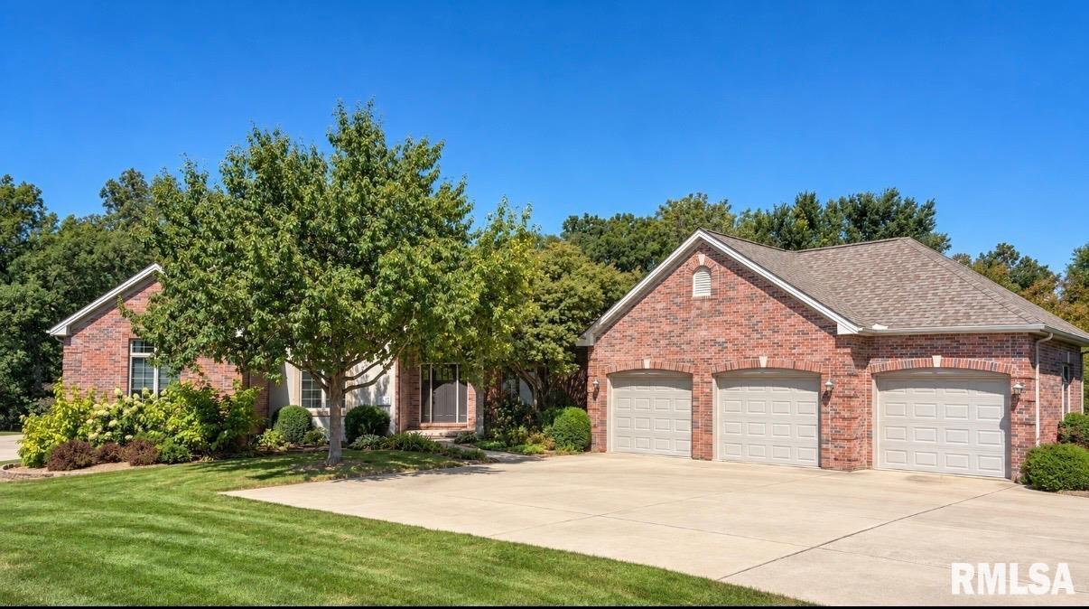 Luxury Home for sale at 4144 W TANGLEOAKS Court  in Peoria Illinois!