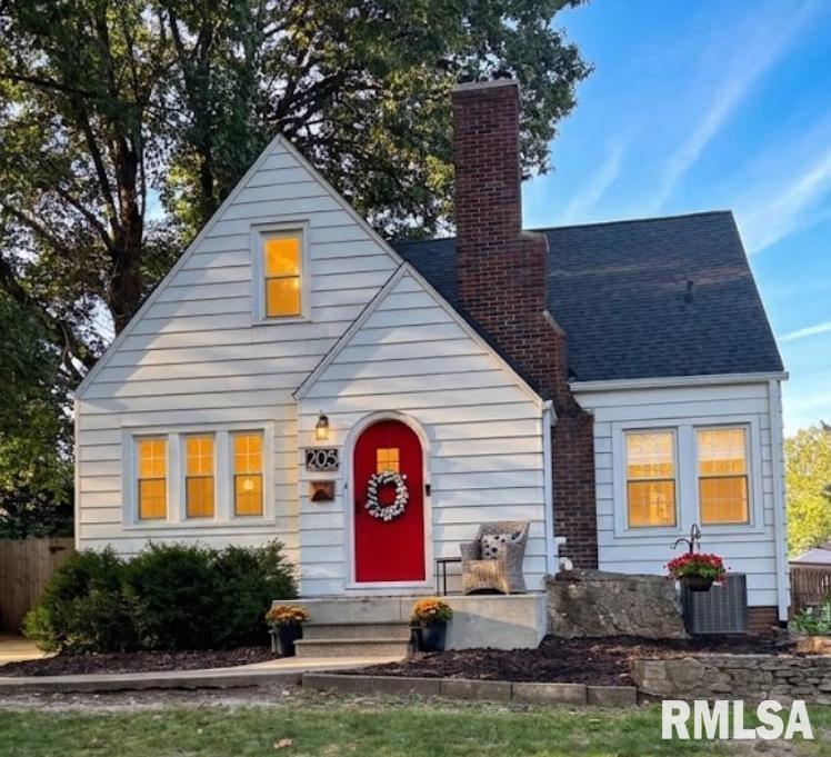Luxury Home for sale at 205 W MAYWOOD Avenue  in Peoria Illinois!