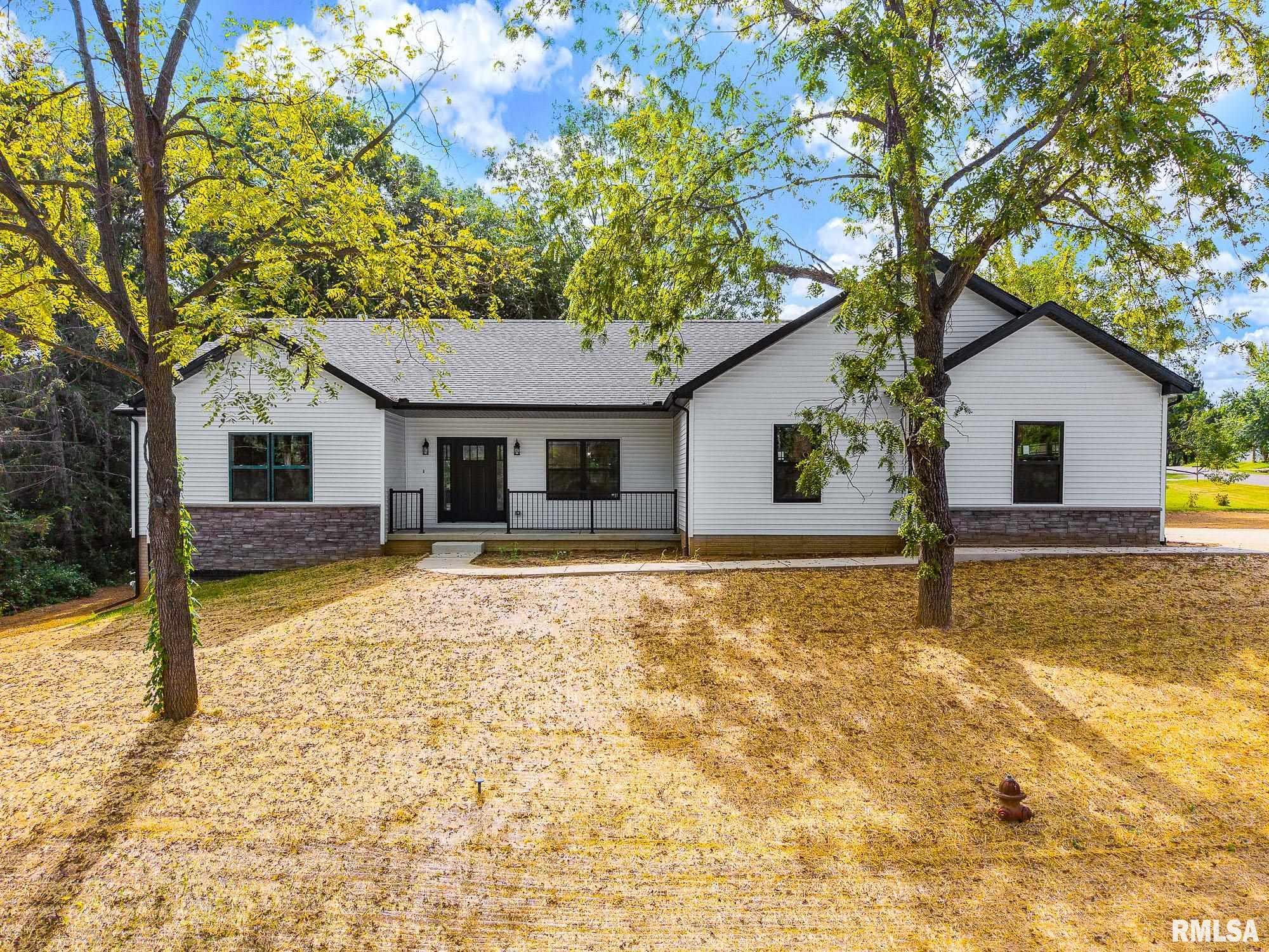 Luxury Home for sale at 2  LONDON Court  in Mackinaw Illinois!