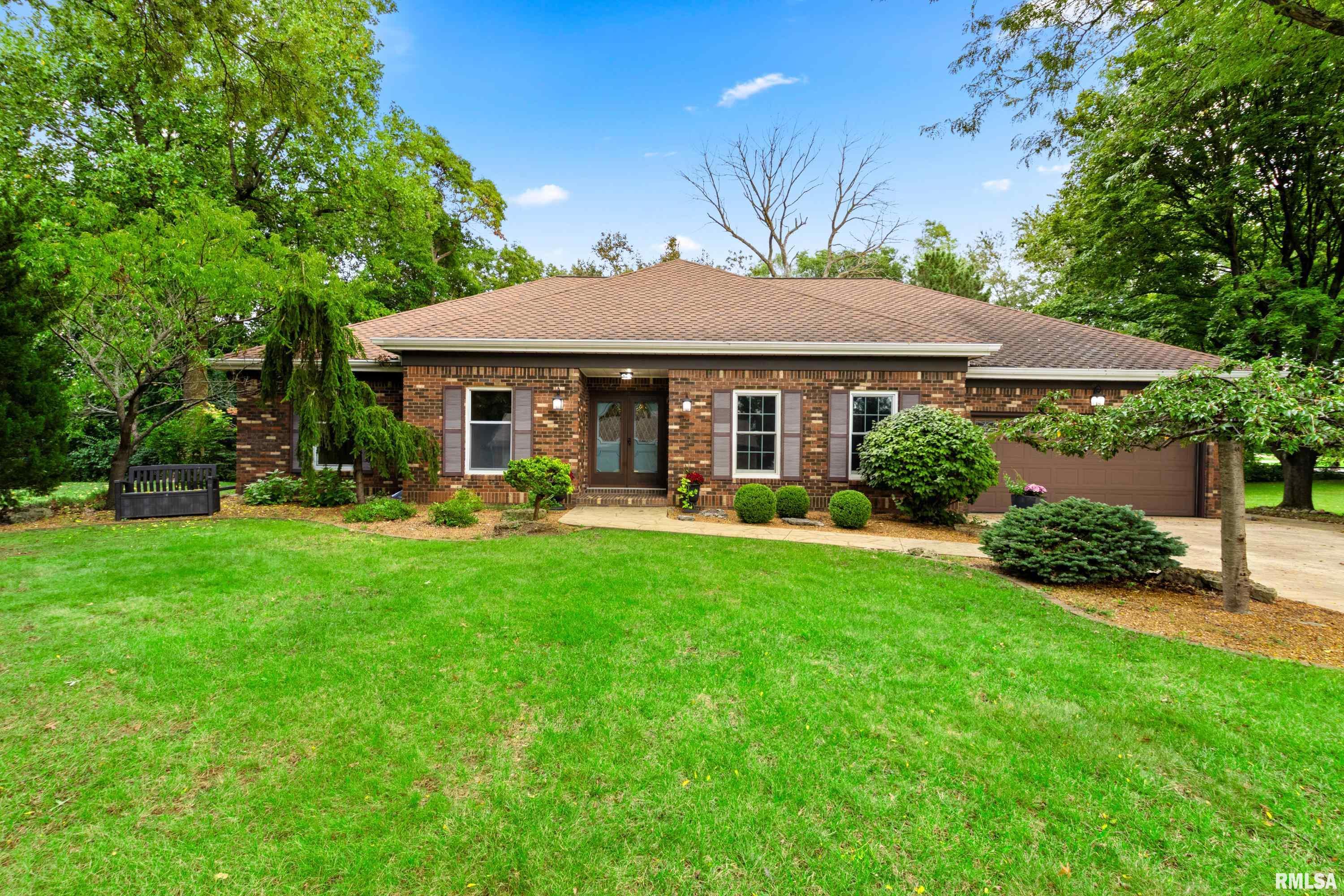Home for sale at 134  RUE VUE DU LAC   in East Peoria Illinois!