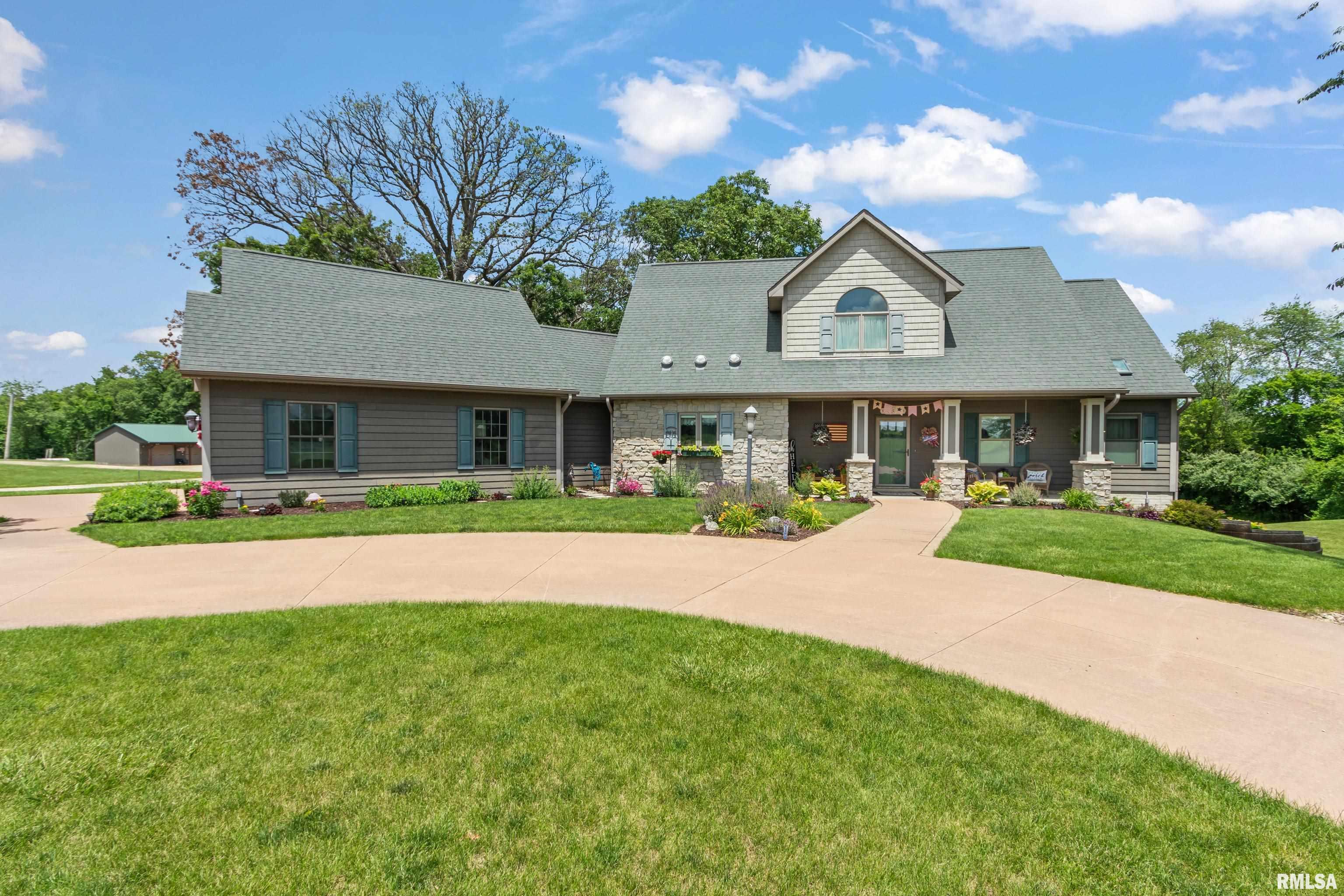 Luxury Home for sale at 986 County Road 1150 N Highway in Henry Illinois! Luxury Home for sale at 986 County Road 1150 N Highway in Henry Illinois!
