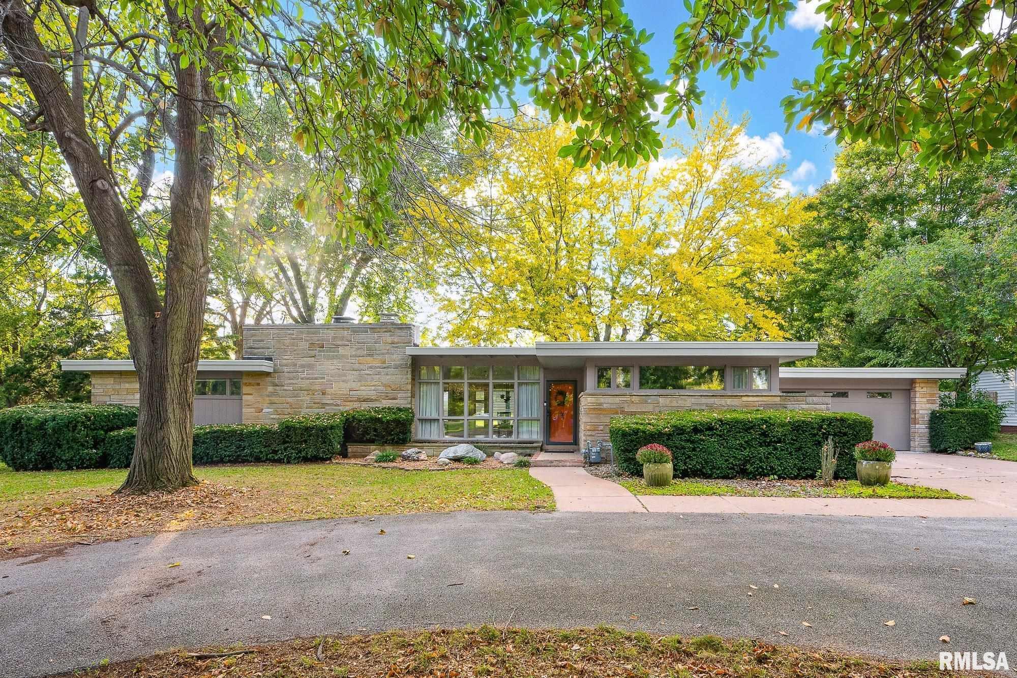 Luxury Home for sale at 5925 N SHERIDAN Road in Peoria Illinois! Luxury Home for sale at 5925 N SHERIDAN Road in Peoria Illinois!