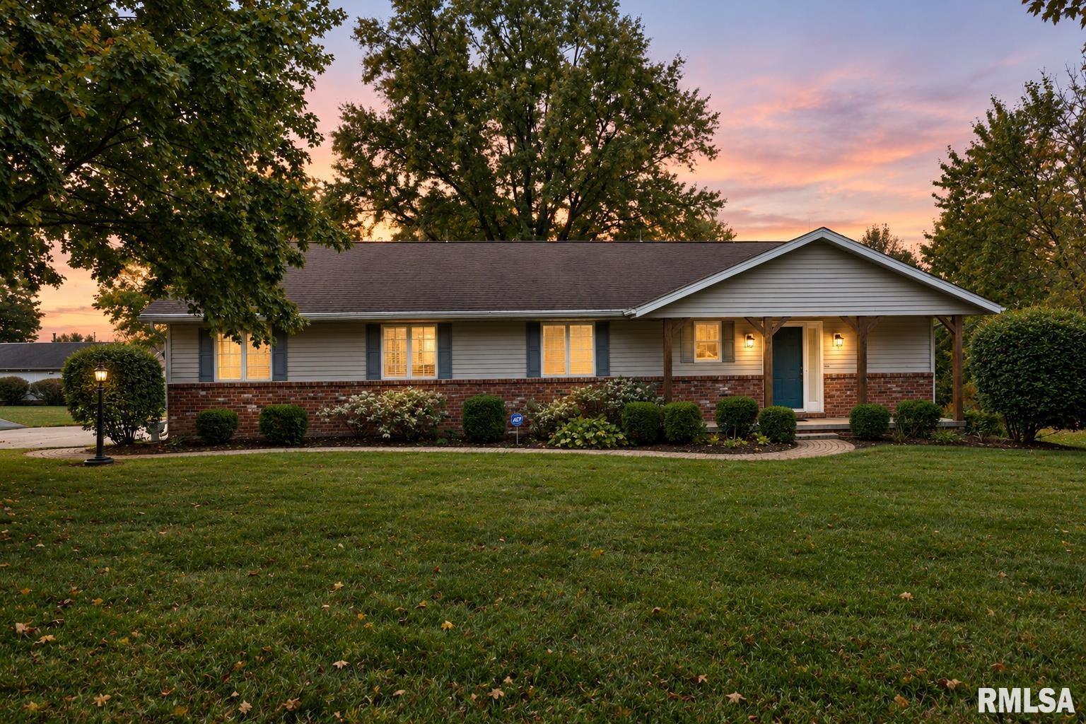 Home for sale at 200 E LAKELAND Road  in Morton Illinois!