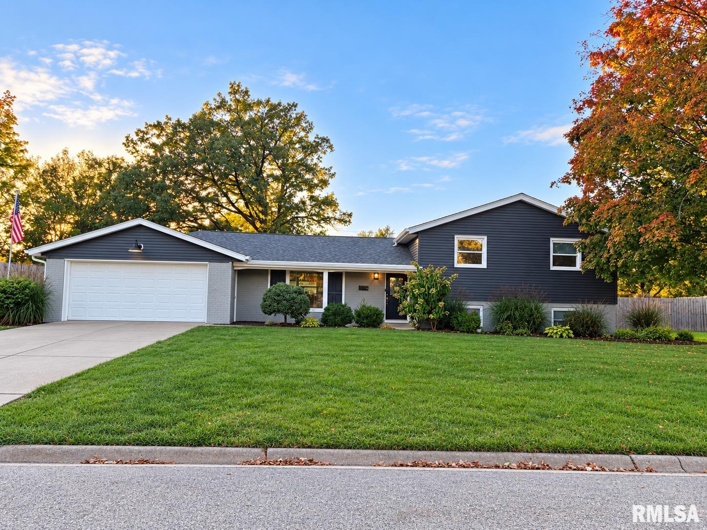 Home for sale at 343 S LOUISIANA Avenue  in Morton Illinois!