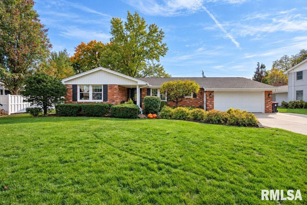 Home for sale at 970 E MARSHALL Street in Morton Illinois! Home for sale at 970 E MARSHALL Street in Morton Illinois!